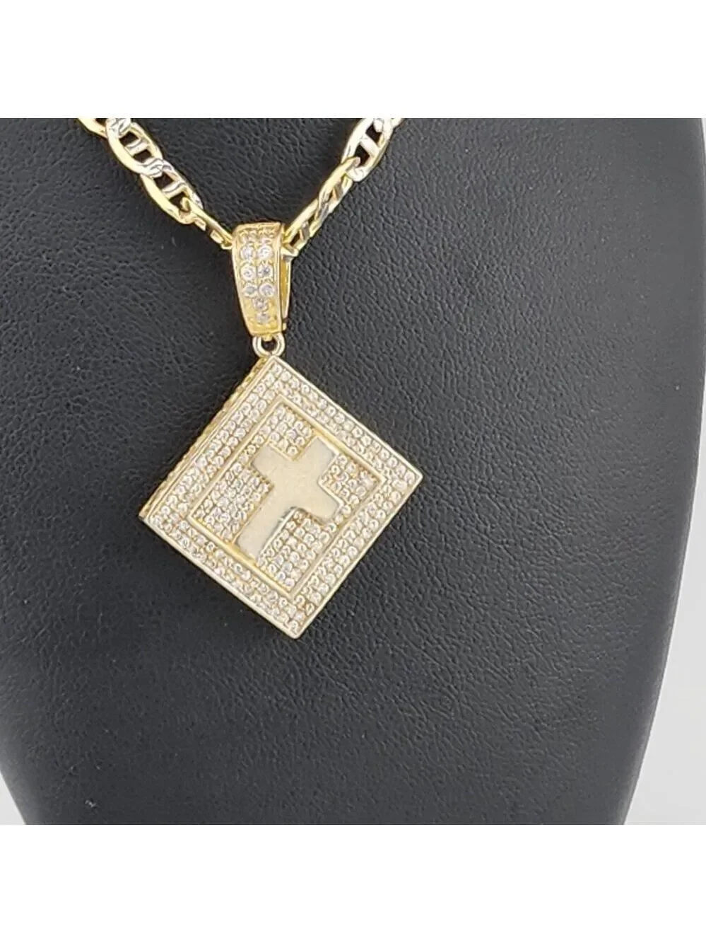 Brand New Sterling Silver 925 Cross Box Necklace